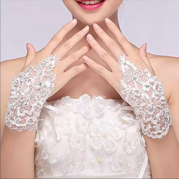 White Lace Gloves, Beaded Crochet Wedding Accessories , Bride Fingerless Gloves - Picture 2 of 11